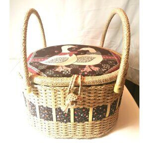 VINTAGE 1980s Country Geese Woven Sewing Basket Taiwan Nostalgia Silk Lining